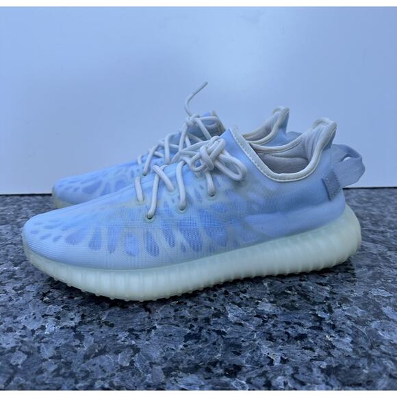Adidas Yeezy Boost 350 V2 “Mono Ice” Sneakers GW2869 Men’s Size US 10.5 main image 10